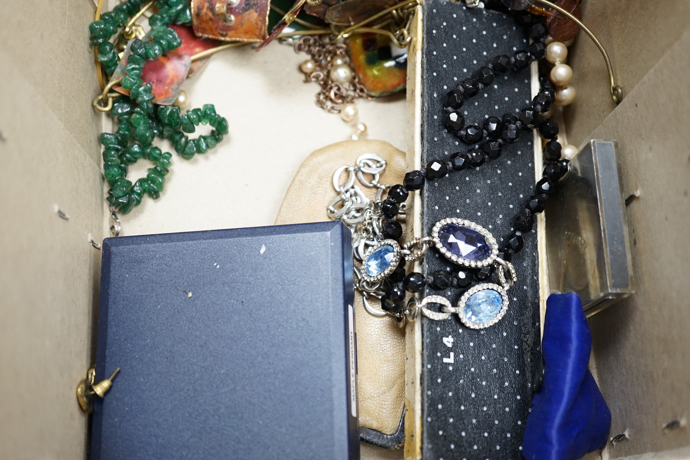 Assorted costume jewellery including a Christian Dior white and green paste necklace.